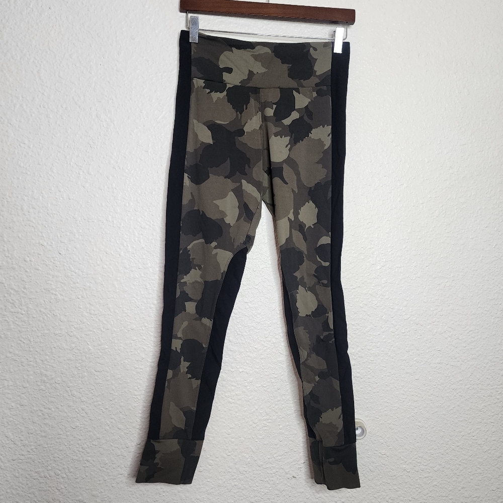 Athleta Essex Camo Hybrid Athleisure Leggings Women's Size Small Style 353771
